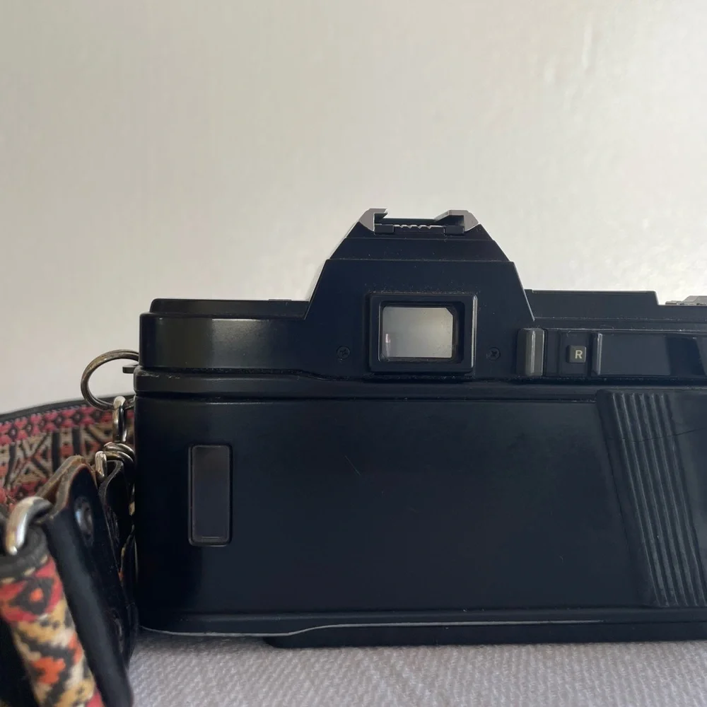Minolta Maxxum 7000 35mm Camera w/ AF Lens 35-70 mm UNTESTED